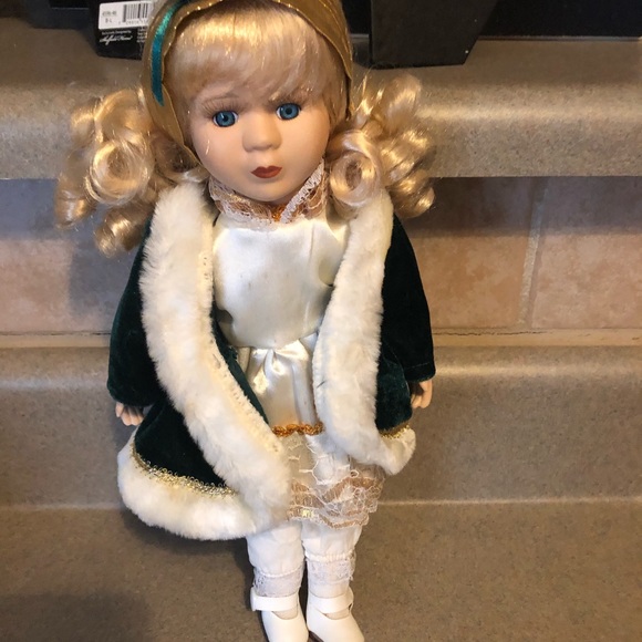 Porcelain Companions - Picture 8 of 8